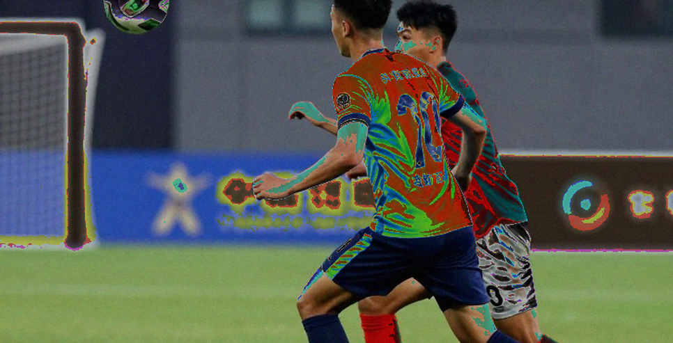 Khoảng trống trước khung thành và cuộc chiến ngoài sân cỏ: tuần lễ bóng đá nhìn từ sân tập