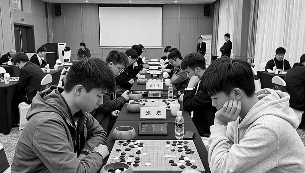 Khi Carlsen hiếm khi khen: Javokhir Sindarov và màn hòa 'không tầm thường' ở Global Chess League 2026