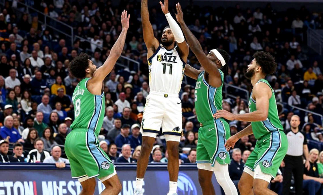 Chris Paul giải nghệ sau mùa giải 16 trận bị Clippers đóng băng và đẩy khỏi đội Chris Paul giải nghệ sau mùa giải 16 trận bị Clippers đóng băng và đẩy khỏi đội