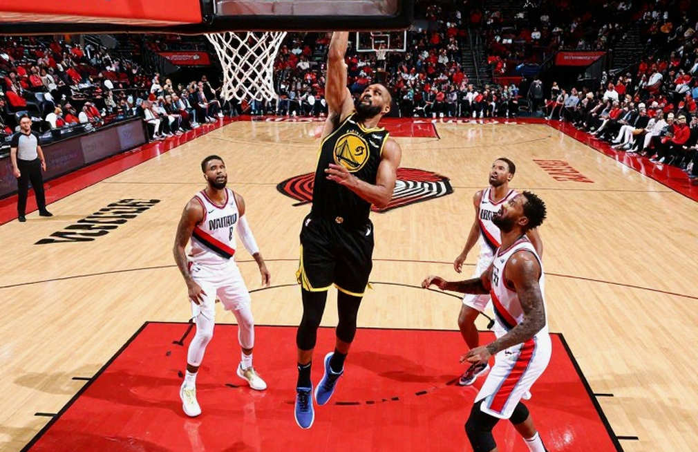 Hồ sơ LeBron James: hợp đồng 8 triệu đô la, cuộc gọi từ Brandon Weems và cú trượt để lại khoảng trống ở Cleveland