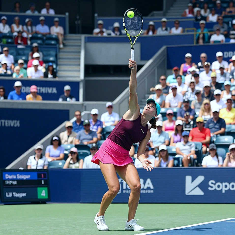 Alcaraz tái xuất US Open: Set trắng 6-0 và bài toán chưa có lời giải từ cổ tay phải Alcaraz tái xuất US Open: Set trắng 6-0 và bài toán chưa có lời giải từ cổ tay phải