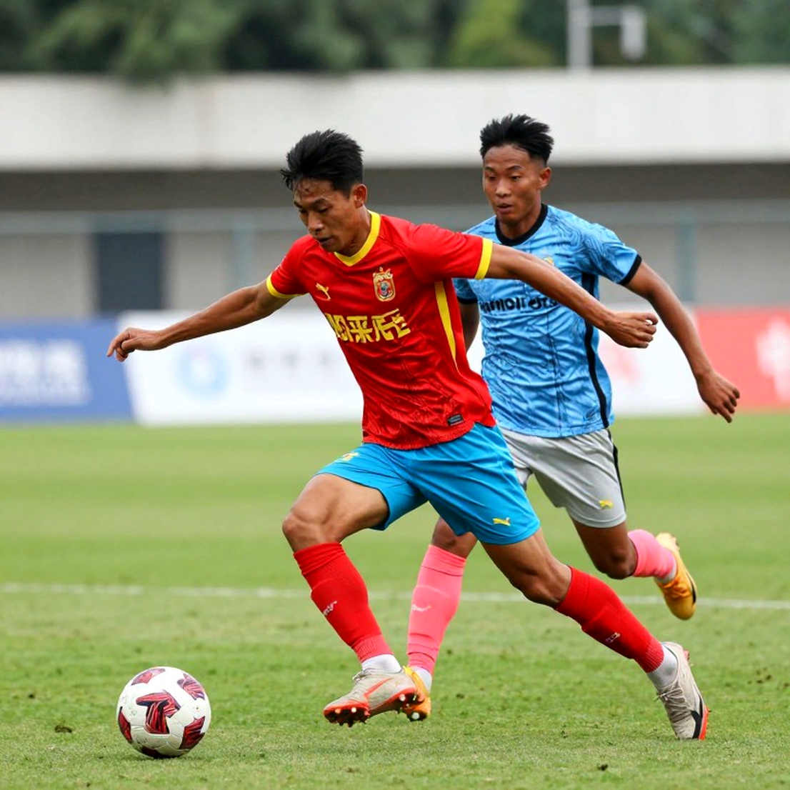 Đoàn Văn Hậu hôn vợ giữa lễ đăng quang: CAHN và bài toán 5-0 mà dữ liệu đã báo trước Đoàn Văn Hậu hôn vợ giữa lễ đăng quang: CAHN và bài toán 5-0 mà dữ liệu đã báo trước